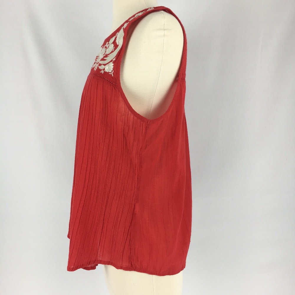 Lucky Brand Red Embroidered Peacock Tank Size M - Picture 8 of 8